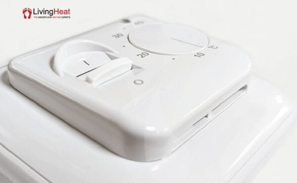 M100 Underfloor Heating Thermostat close up