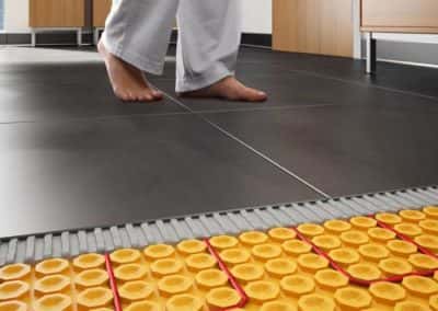 heating cable under tiles